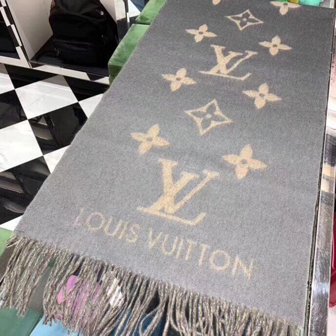 Louis Vuitton Scarf LV00033